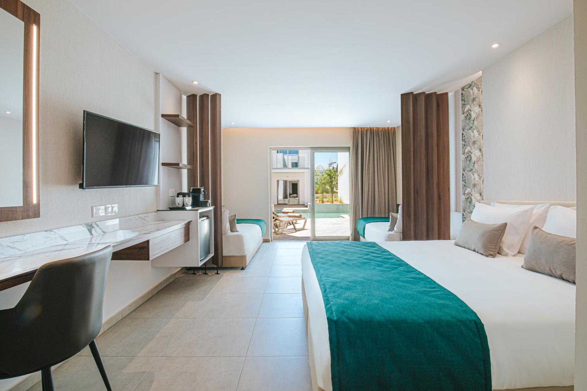 Hotel Atlantica Sungarden Park à Ayía Nápa Extérieur photo